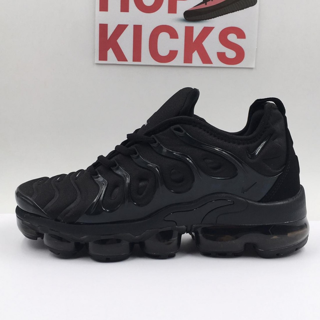 nike vapormax plus triple black size 7